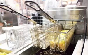 Raccolta e trasporto olio di frittura esausto a Palermo